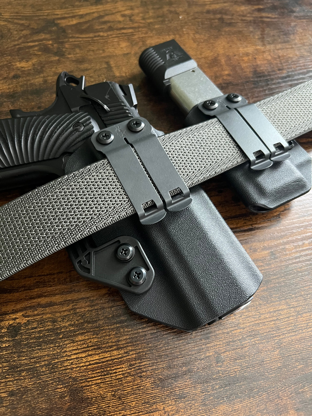 Single Magazine Carrier
